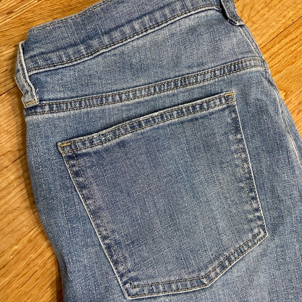 Gap Girlfriend mid rise